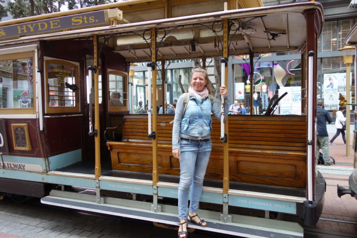 Kiki fährt Cable Car