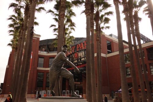 AT&T Park. Warum der Name? Der Telefonanbieter AT&T hat den Stadionbau gesponsert...
